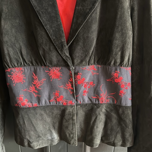 Wilsons Leather Maxima Suede Size Medium with Asian Design. - Picture 2 of 8